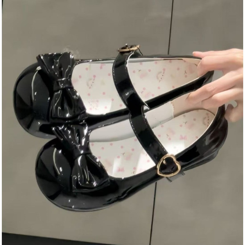 Leather Classic Strap - حذاء نسائي كلاسيكي بتصميم لوليتا أنيق